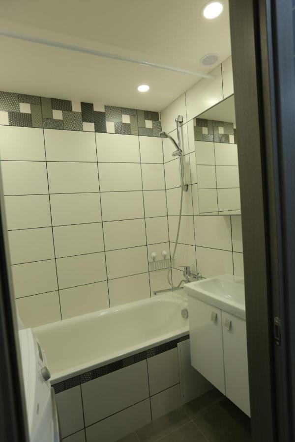 Comfy 2 Room Apartment - Free Parking - 350Mbps Wifi - Netflix Kaunas Eksteriør bilde