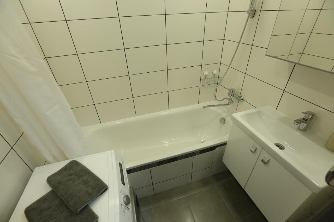 Comfy 2 Room Apartment - Free Parking - 350Mbps Wifi - Netflix Kaunas Eksteriør bilde